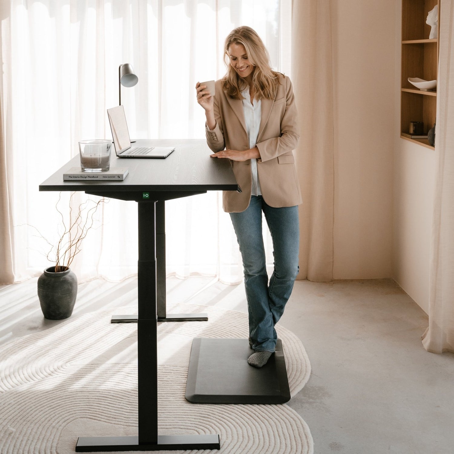 Echo | Standing Desk - IVONO